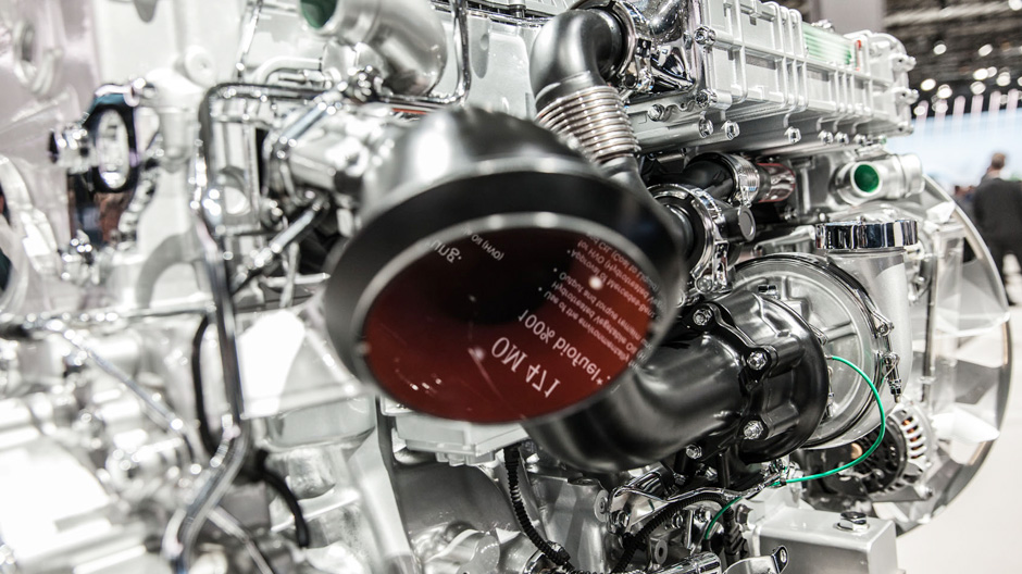 Im Actros mit dem OM 470 sinkt der Kraftstoffverbrauch durch die Maßnahmen an Motor und Triebstrang um bis zu fünf Prozent.