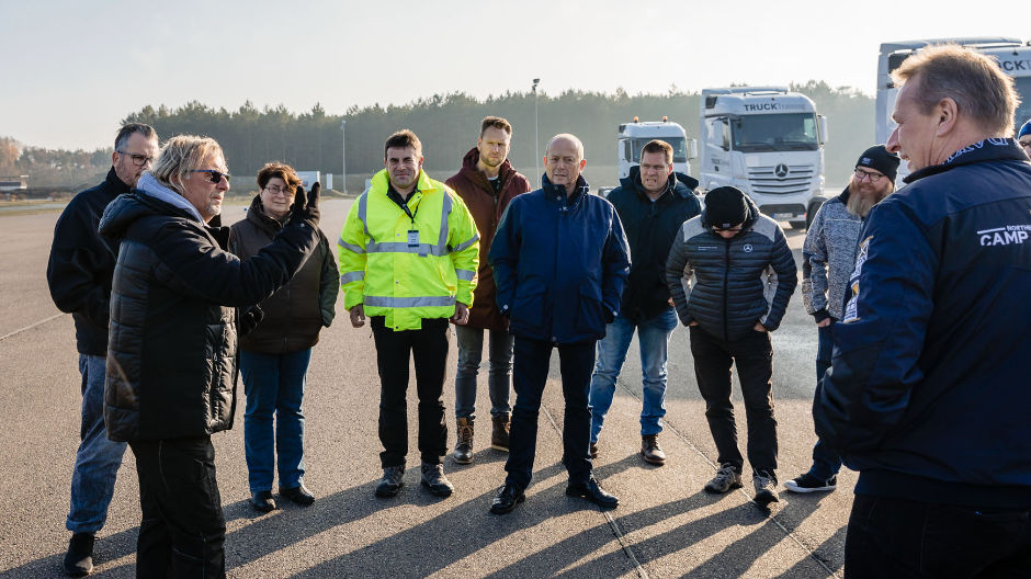 Tijdens de exclusieve training op het terrein van het Driving Safety Centre Berlijn-Brandenburg beleefden 48 RoadStars uit 13 landen een onvergetelijke dag.