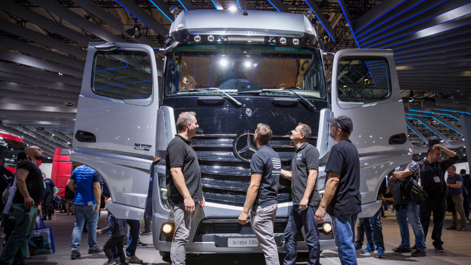 A fascination for trucks – the RoadStars family at the Actros Edition 1 special model.