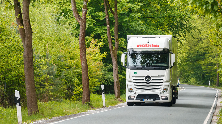 Voor Nobilia rijden Karl-Heinz en Werner door heel Europa.