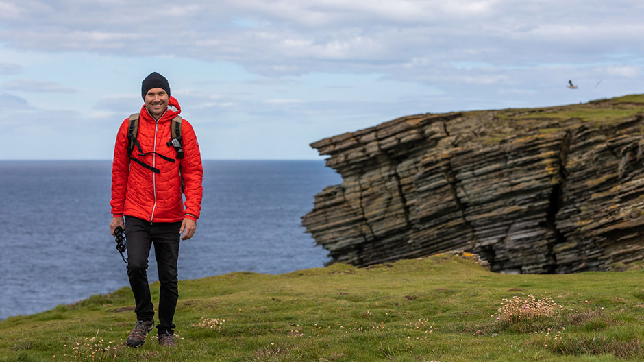 Klippor och fåglar, fornlämningar och skeppsvrak – intryck från Orkneyöarna.