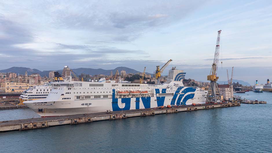 Afslappet på vej mod Spanien – med færgen fra Genoa til Barcelona.