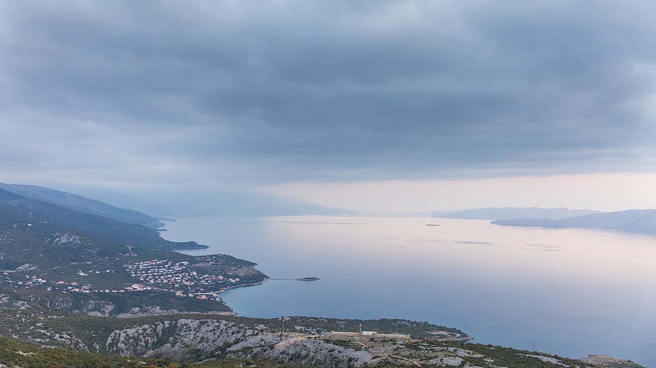 Şelaleler ve kale kalıntıları, Lost Place (Kayıp Yer) ve Adriyatik Denizi - Hırvatistan'dan izlenimler.