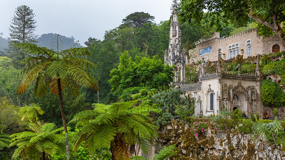 Verwunschenes Gemäuer: Der Palast Quinta da Regaleira in Sintra lockt mit allerhand Geheimnisvollem.