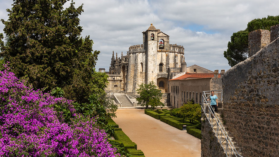 Zowel natuurlijk ontstaan in de druipsteengrot als door mensen gemaakt in de stad Tomar: Portugal heeft veel moois te bieden!