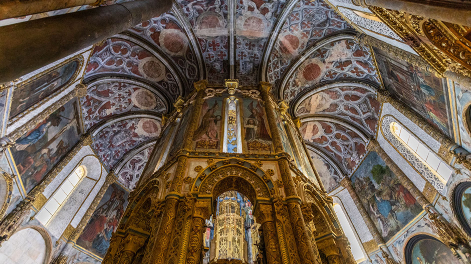 Naturligt skapad i droppstenshålan eller människogjord i staden Tomar: Portugal bjuder på fantastiska saker!