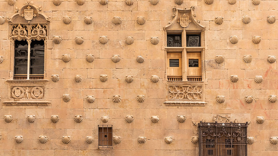 Arquitetura fascinante em Salamanca, a "Cidade Dourada". 