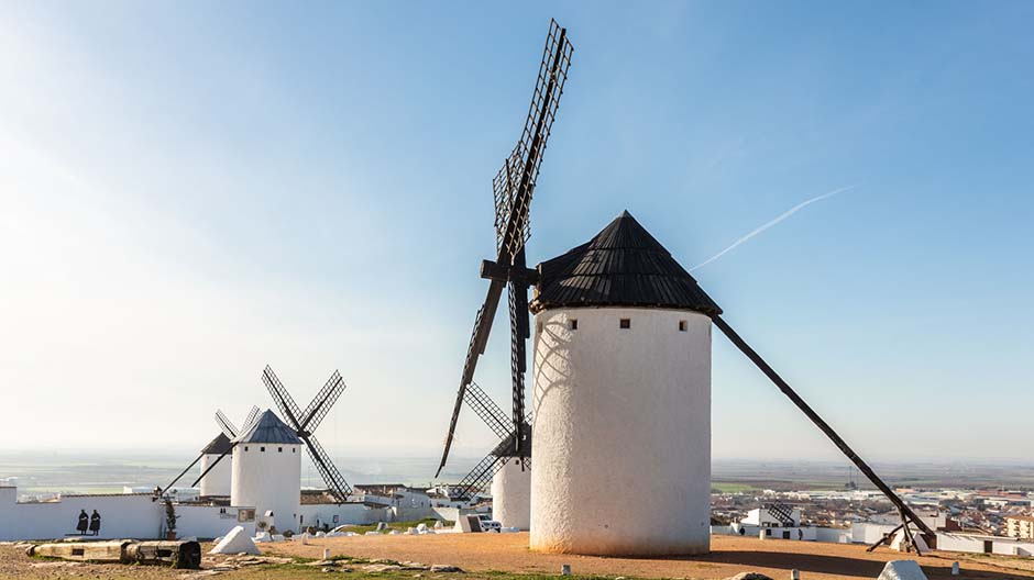 Foi aqui que o herói nacional ficcional de Espanha lutou contra os moinhos de vento, alguns dos quais ainda existem.