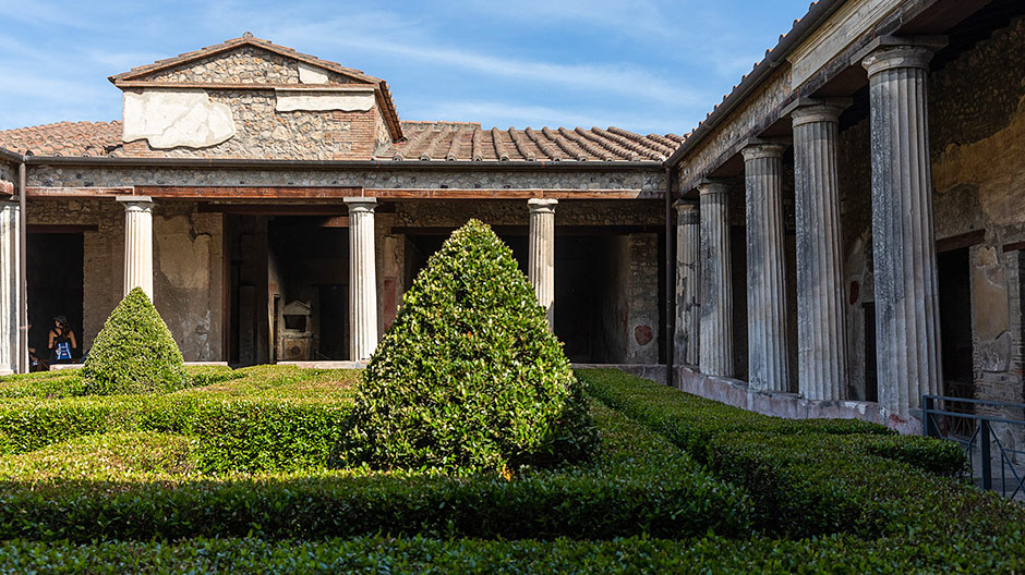 Körglädje, historia och mycket grönska: det är fantastiskt att resa södra Italien under försommaren. Förutom ruinerna av det antika Pompeji var Kammermanns särskilt förtjusta i vallfartskyrkan Santa Maria dell’Isola i Tropea i Kalabrien.