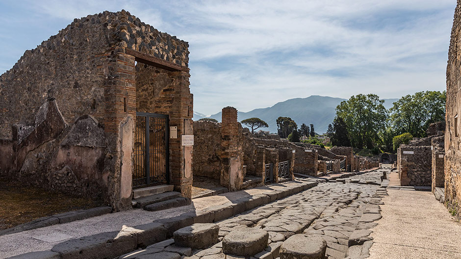 Rijplezier, geschiedenis en veel groen: het zuiden van Italië is vooral in de vroege zomer een reis waard. Naast de ruïnes van het oude Pompeï waren de Kammermanns vooral enthousiast over de bedevaartskerk Santa Maria dell’Isola in het Calabrische Tropea.