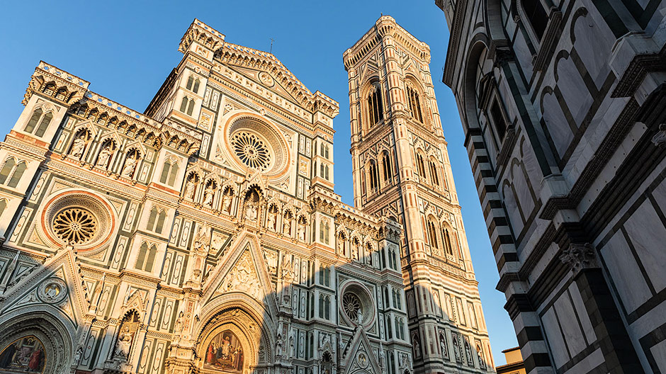 Vista dall’alto o da vicino con tutti i suoi dettagli: da qualsiasi prospettiva Firenze si mostra in tutto il suo splendore. 