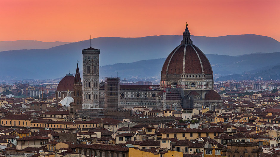 Seja da perspetiva aérea ou da observação dos detalhes: Florença apresenta-se como uma cidade fascinante. 