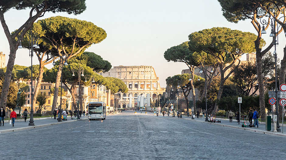 Détour imprévu par l’une des villes les plus fascinantes du monde : à Rome, Andrea et Mike ont visité le Colisée et de nombreux autres sites.