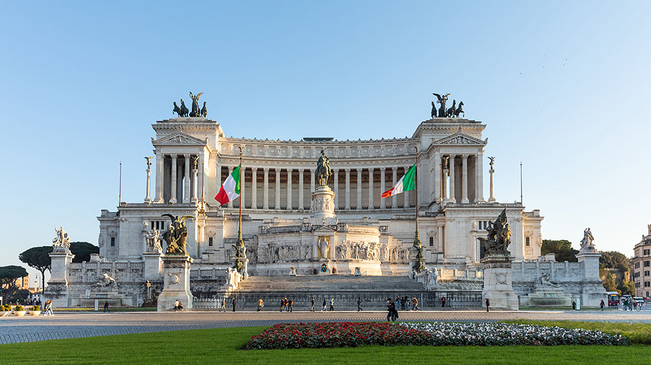 Desvio imprevisto a uma das cidades mais fascinantes de todo o mundo: em Roma, Andrea e Mike visitaram o antigo Coliseu e muitas outras atrações turísticas.
