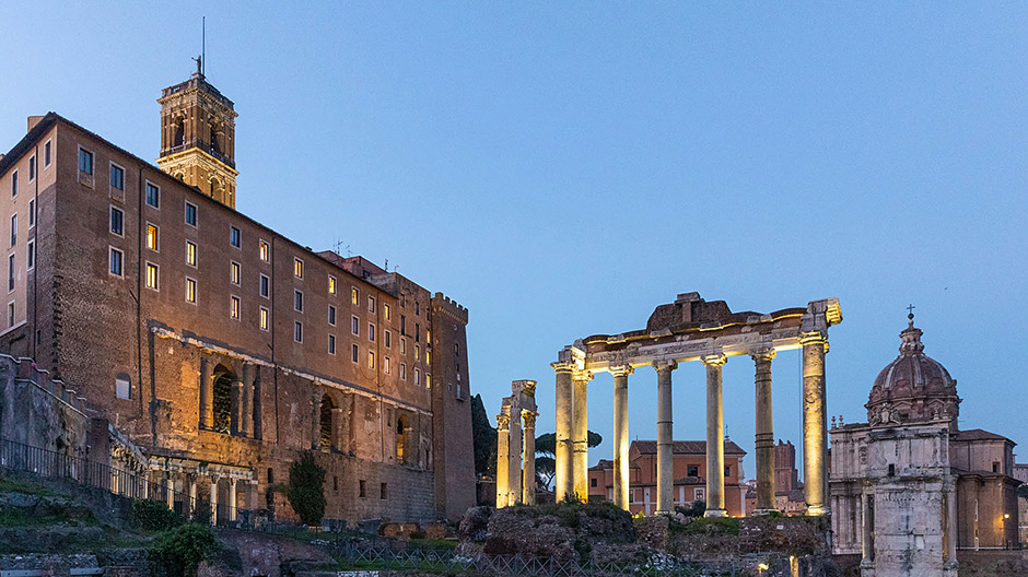 Desvío inesperado a una de las ciudades más fascinantes del mundo: en Roma, Andrea y Mike visitaron el antiguo Coliseo y muchos otros monumentos.
