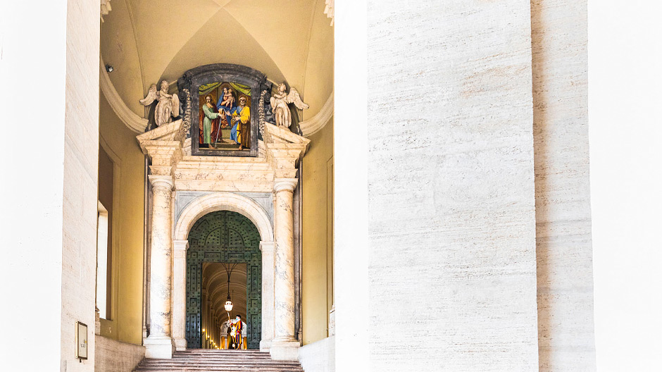 To schweizere ved schweizergarden: Andrea og Mike Kammermann gjorde brug en særlig guidet tur i Vatikanet.