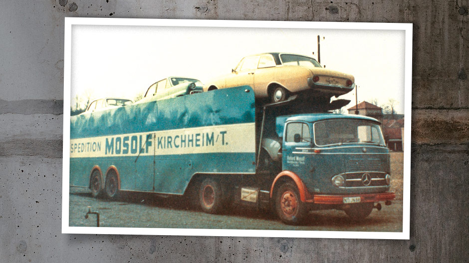 Tak to začalo: V prvních letech podnikání od roku 1955 jezdily přepravníky automobilů firmy Mosolf s uzavřenou nástavbou – jako například i tento LP 322.