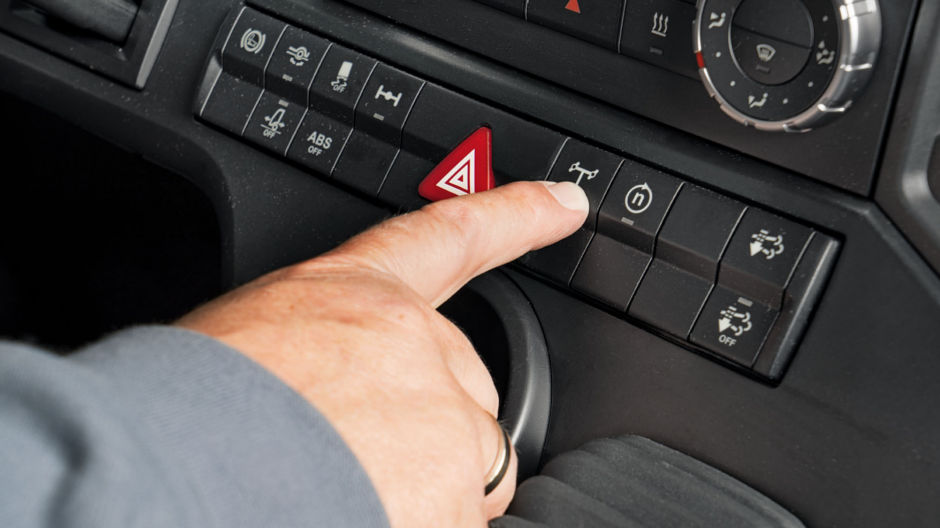 Enkel betjening. HAD aktiveres ved hjælp af en kontakt alt efter behov, og systemet styres via bilens elektronik.