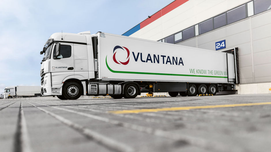En sparsam vagnpark. Med nya Actros sänker Vlantana vagnparkens genomsnittsförbrukning med nästan tre liter diesel per 100 kilometer.