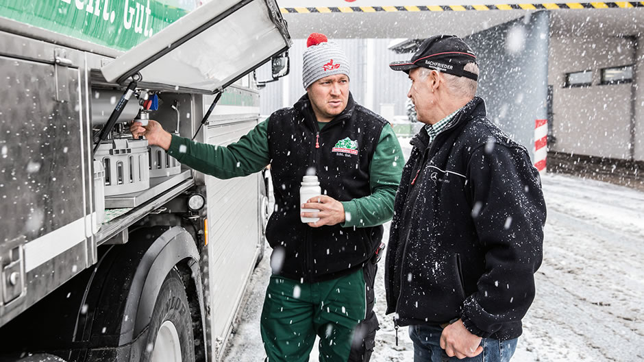 Kvalita má svou cenu. U mléka k ní také patří náročné trasy, které Martin Kamhuber absolvoval se svým cisternovým vozidlem pro sběr mléka Antos v Berchtesgádensku.