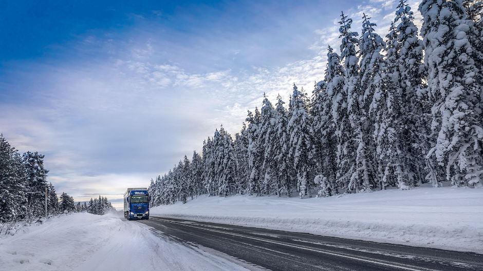 Zeven maanden winter. Sneeuw, ijs en het permanente lawinegevaar vormen van oktober tot april de grootste uitdagingen voor de chauffeurs.